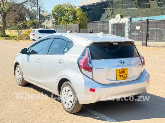 Picture of Toyota Aqua 2016