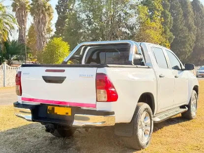 Picture of Toyota Hilux 2017