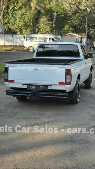 Picture of Nissan NP300 2021