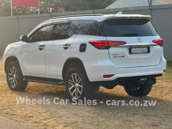 Picture of Toyota Fortuner 2017