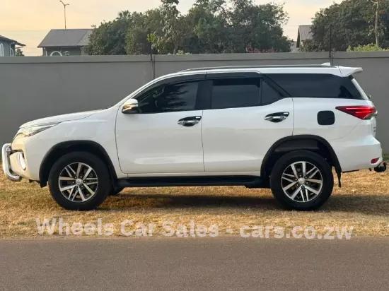Picture of Toyota Fortuner 2017