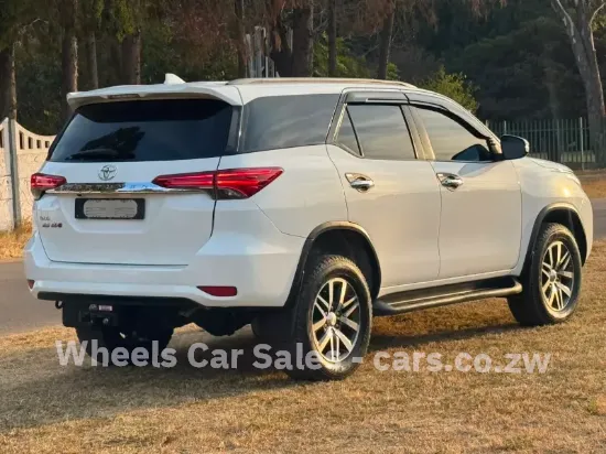 Picture of Toyota Fortuner 2017