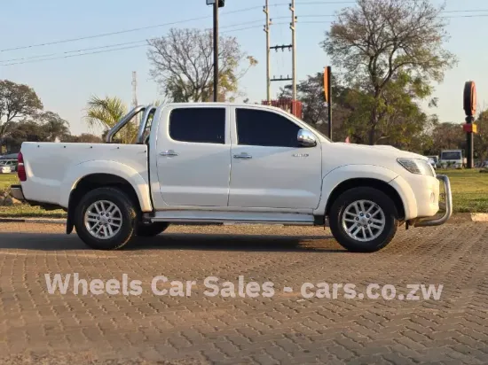 Picture of Toyota Hilux 2012