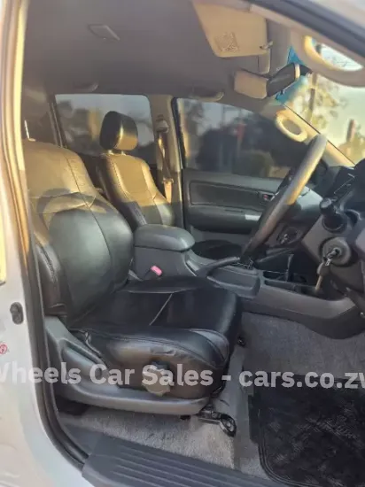 Picture of Toyota Hilux 2012