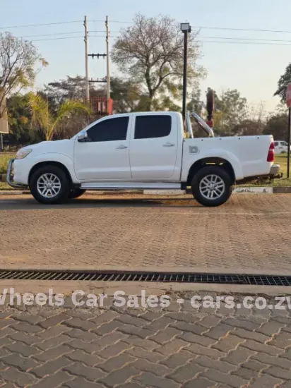 Picture of Toyota Hilux 2012
