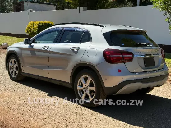 Picture of Mercedes Benz GLA180 2017