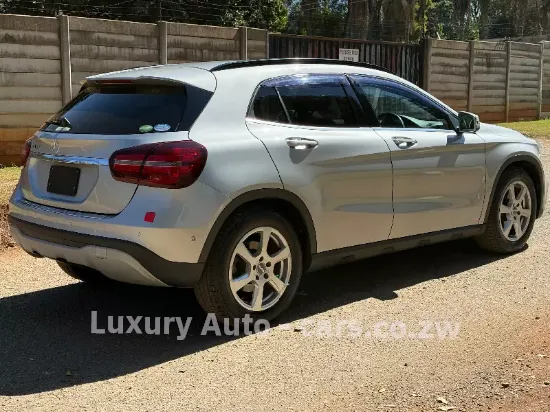 Picture of Mercedes Benz GLA180 2017