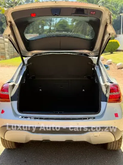 Picture of Mercedes Benz GLA180 2017