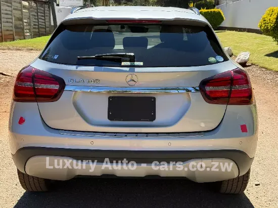 Picture of Mercedes Benz GLA180 2017