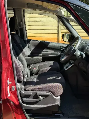 Picture of Nissan Serena 2017
