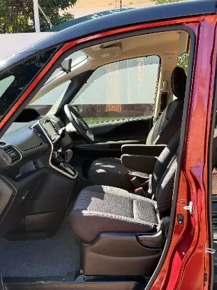 Picture of Nissan Serena 2017