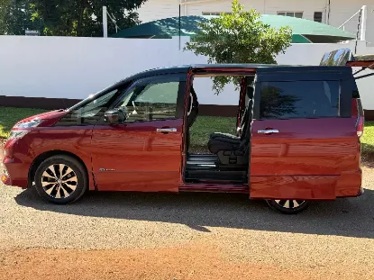 Picture of Nissan Serena 2017