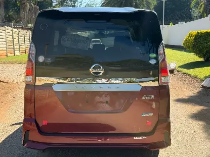 Picture of Nissan Serena 2017