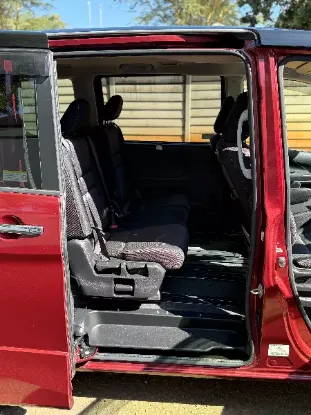 Picture of Nissan Serena 2017