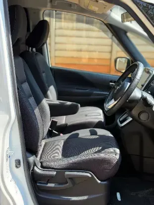 Picture of Nissan Serena 2017