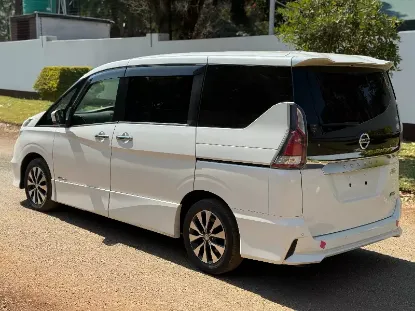 Picture of Nissan Serena 2017