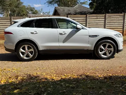 Picture of Jaguar F Pace 2017