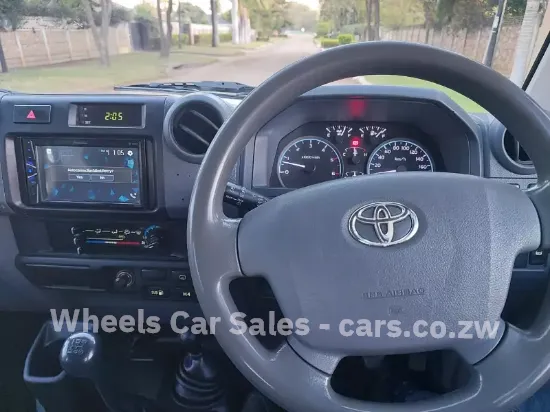 Picture of Toyota Land Cruiser 2016