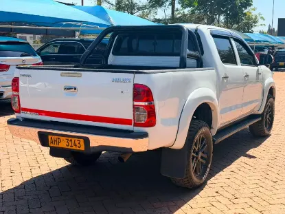 Picture of Toyota Hilux 2015