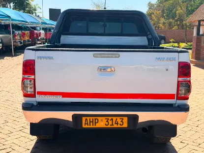 Picture of Toyota Hilux 2015