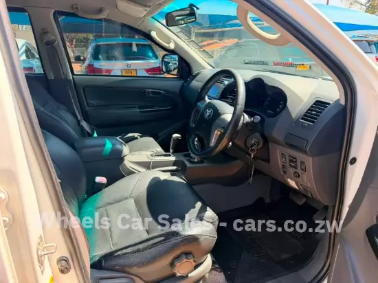 Picture of Toyota Hilux 2015