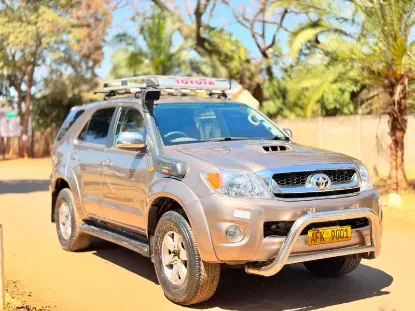 Picture of Toyota Fortuner 2009