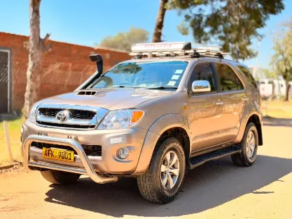 Picture of Toyota Fortuner 2009
