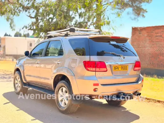 Picture of Toyota Fortuner 2009