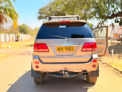 Picture of Toyota Fortuner 2009