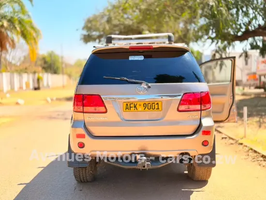 Picture of Toyota Fortuner 2009