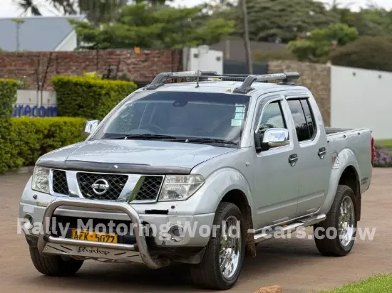 Picture of Nissan Navara 2010