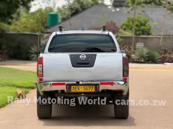 Picture of Nissan Navara 2010