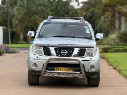 Picture of Nissan Navara 2010