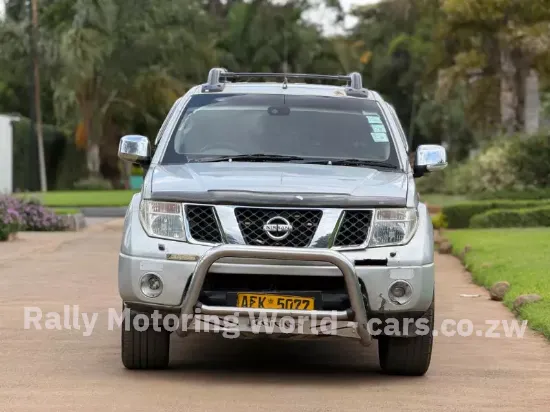 Picture of Nissan Navara 2010