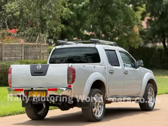 Picture of Nissan Navara 2010