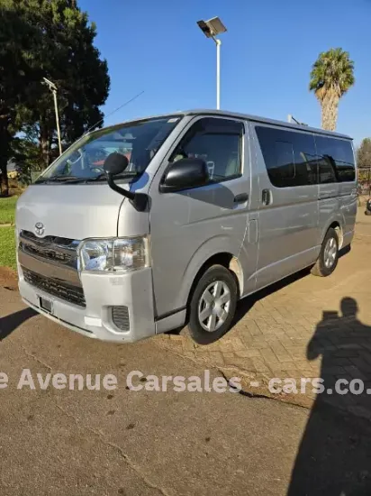 Picture of Toyota Quantam 2017