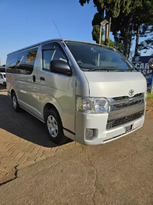 Picture of Toyota Quantam 2017