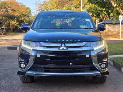 Picture of Mitsubishi Outlander 2017