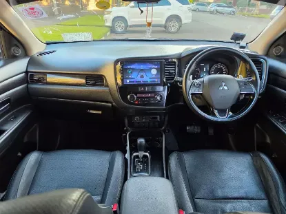 Picture of Mitsubishi Outlander 2017