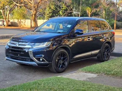Picture of Mitsubishi Outlander 2017