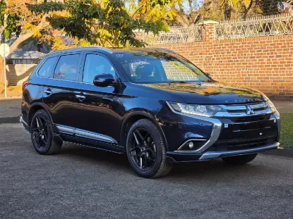 Picture of Mitsubishi Outlander 2017