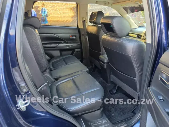 Picture of Mitsubishi Outlander 2017