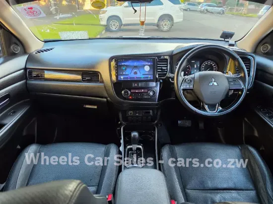 Picture of Mitsubishi Outlander 2017