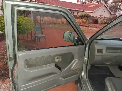 Picture of Isuzu KB280DTLX 2002