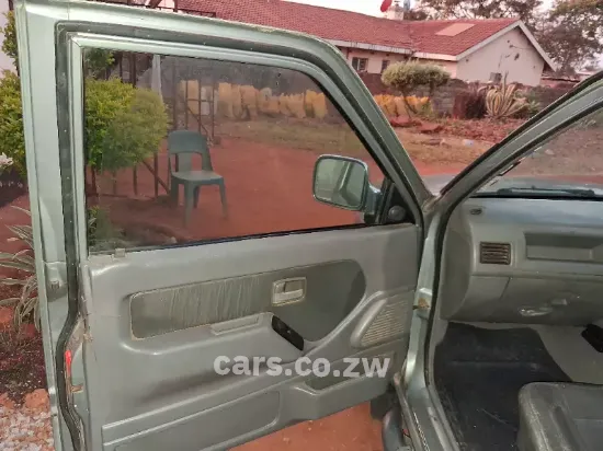 Picture of Isuzu KB280DTLX 2002