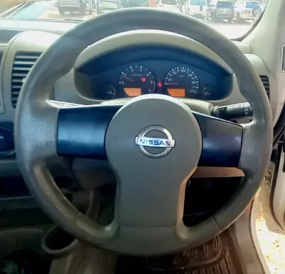 Picture of Nissan Navara 2012