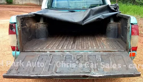 Picture of Nissan Hardbody 2002