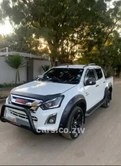 Picture of Isuzu Raider for hire