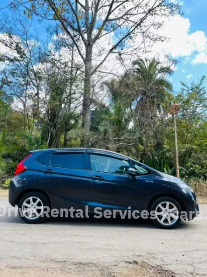 Picture of Honda Fit Newshape Hybrid For Hire