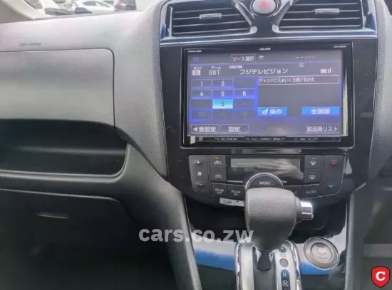 Picture of Nissan Serena 2016